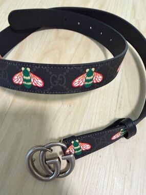 Gucci Black Signature Bee Print Leather Belt with Double G Buckle